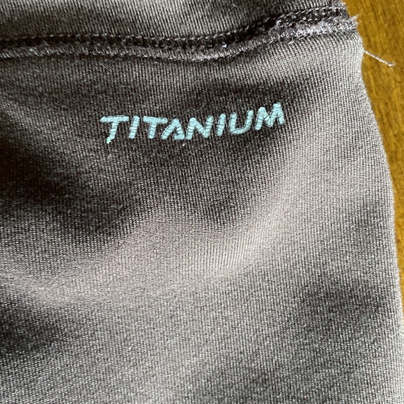 COLUMBIA Brown ‘Titanium’ Sport Capris with Split at Back Hem Size Medium - Picture 1 of 9